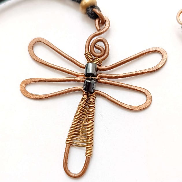 Collier libellule et hématite – Image 3