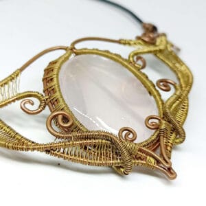 Collier plastron quartz rose