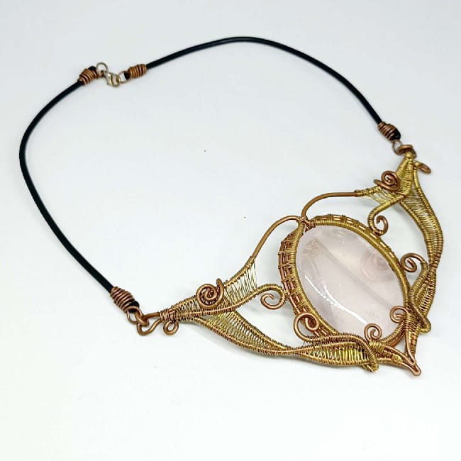 Collier plastron quartz rose – Image 3