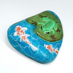 Galet peint grenouille